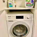 Ruhige Gaestezimmer In Mit Gemeinschaftsbad & Kueche * Бонн