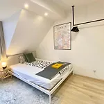 Homestay Ruhige Gaestezimmer In Mit Gemeinschaftsbad & Kueche Bonn