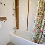 Ruhige Gaestezimmer In Mit Gemeinschaftsbad & Kueche Проживание в семье