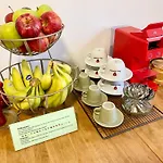 Ruhige Gaestezimmer In Mit Gemeinschaftsbad & Kueche