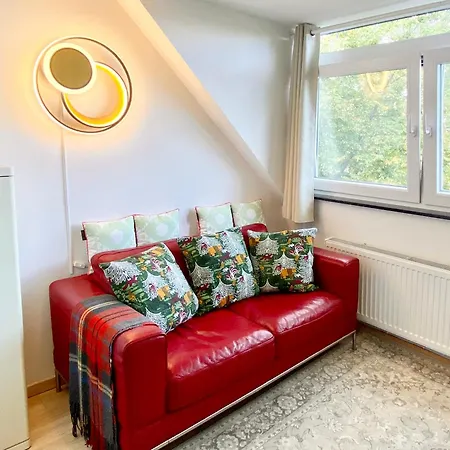 Zuhause Auf Zeit-gemuetliche Gaestezimmer منزل للإقامة *