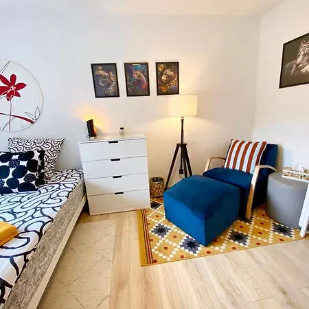 ホームステイ Zuhause Auf Zeit-gemuetliche Gaestezimmer *