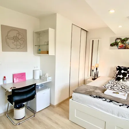 Zuhause Auf Zeit-gemuetliche Gaestezimmer 홈스테이 본