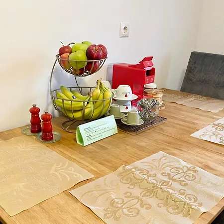 Homestay Ruhige Gaestezimmer In Mit Gemeinschaftsbad & Kueche