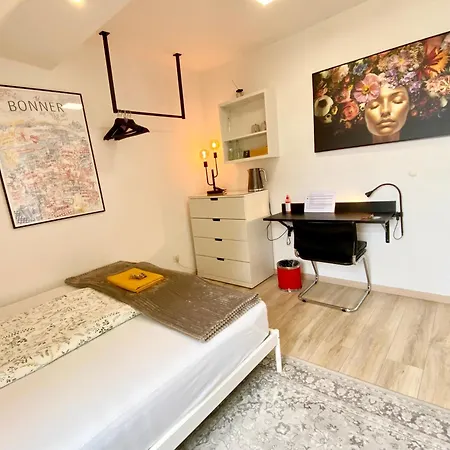 Ruhige Gaestezimmer In Mit Gemeinschaftsbad & Kueche *