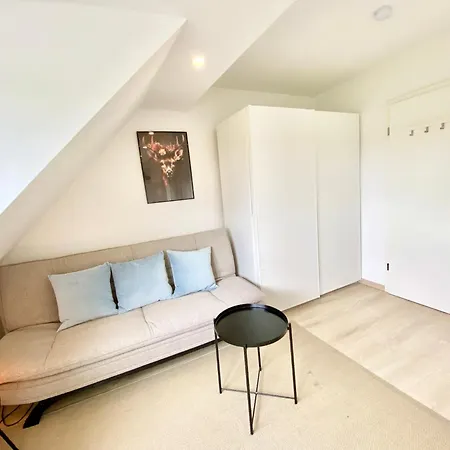 Ruhige Gaestezimmer In Mit Gemeinschaftsbad & Kueche * Bonn