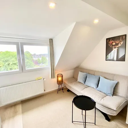 Ruhige Gaestezimmer In Mit Gemeinschaftsbad & Kueche