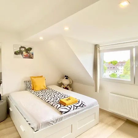 Ruhige Gaestezimmer In Mit Gemeinschaftsbad & Kueche Kwatera prywatna Bonn