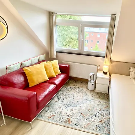 Ruhige Gaestezimmer In Mit Gemeinschaftsbad & Kueche *