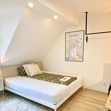 Ruhige Gaestezimmer In Mit Gemeinschaftsbad & Kueche Homestay *