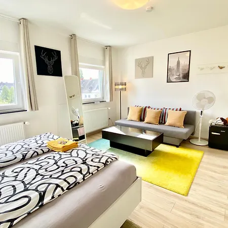 Ruhige Gaestezimmer In Mit Gemeinschaftsbad & Kueche Séjour chez l'habitant Bonn