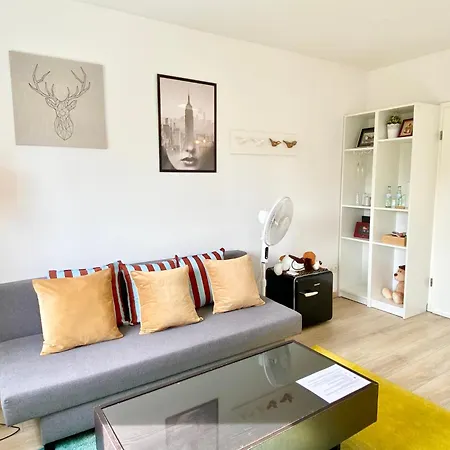 Ruhige Gaestezimmer In Mit Gemeinschaftsbad & Kueche
