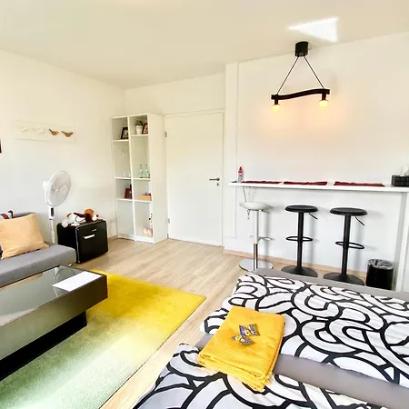 Ruhige Gaestezimmer In Mit Gemeinschaftsbad & Kueche Séjour chez l'habitant