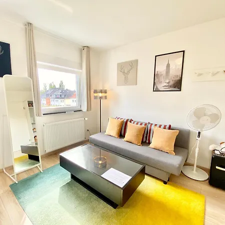 Ruhige Gaestezimmer In Mit Gemeinschaftsbad & Kueche *