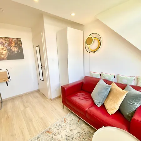 Ruhige Gaestezimmer In Mit Gemeinschaftsbad & Kueche