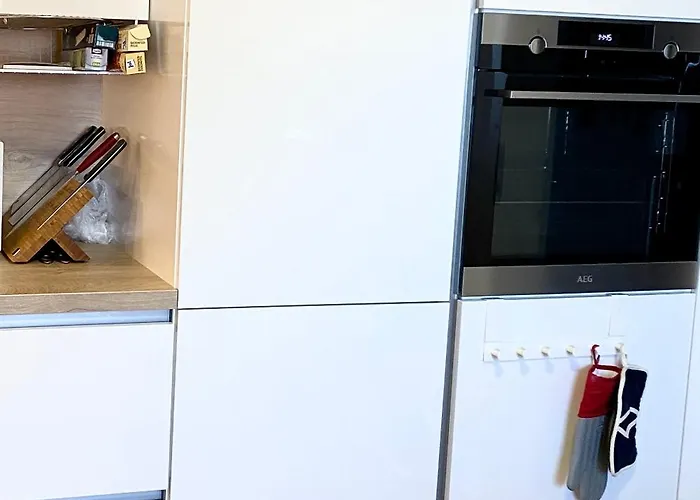 Ruhige Gaestezimmer In Mit Gemeinschaftsbad & Kueche * Bona
