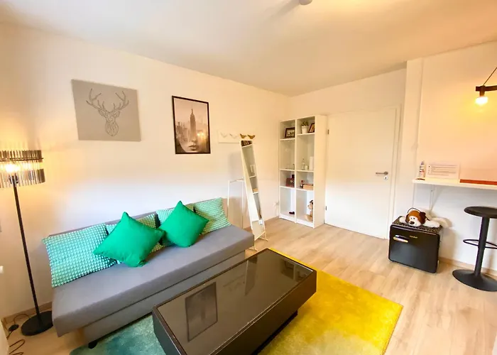 Ruhige Gaestezimmer In Mit Gemeinschaftsbad & Kueche Quarto em Acomodações Particulares *